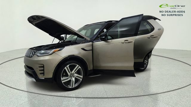 Used 2024 Land Rover Discovery Metropolitan Edition AWD/4WD image 14