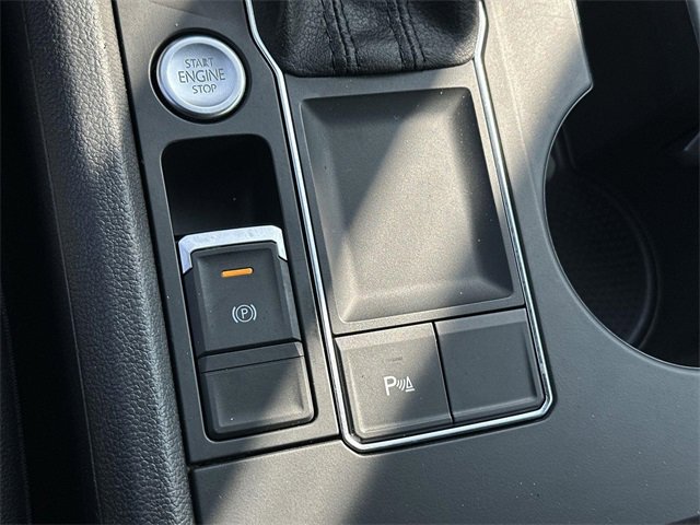 Used 2020 Volkswagen Atlas Cross Sport SE w/ Panoramic Sunroof Package image 39