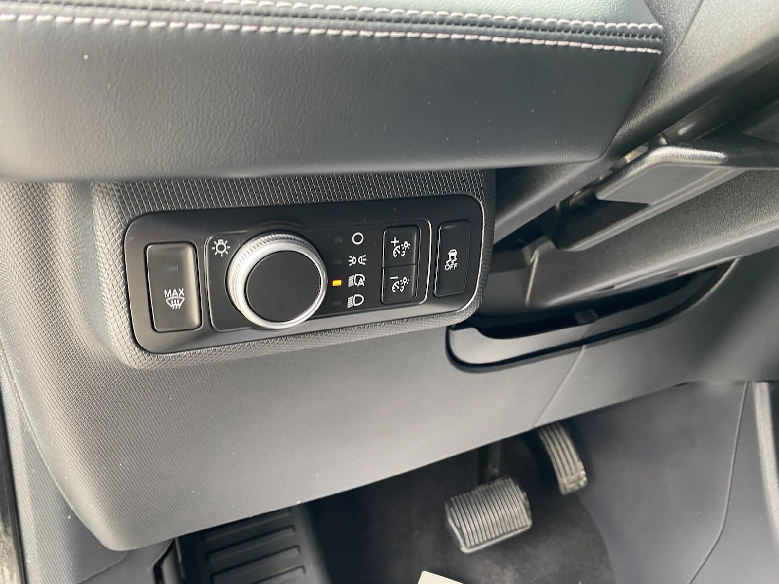 Used 2021 Ford Mustang Mach-E Select image 21