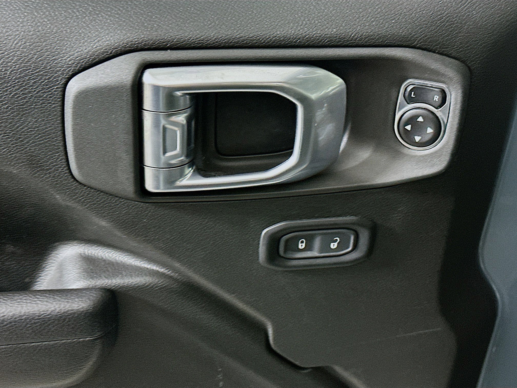 Used 2024 Jeep Wrangler Sport S w/ Convenience Group image 15