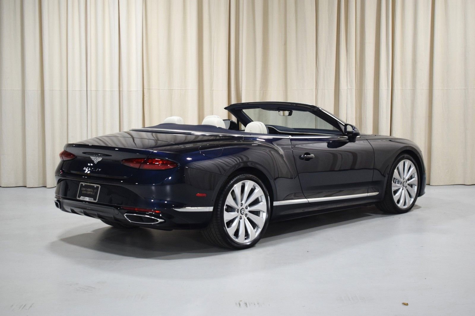 New 2026 Bentley Continental GTC AWD/4WD image 3
