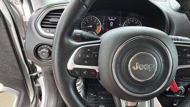 Used 2015 Jeep Renegade Latitude image 23