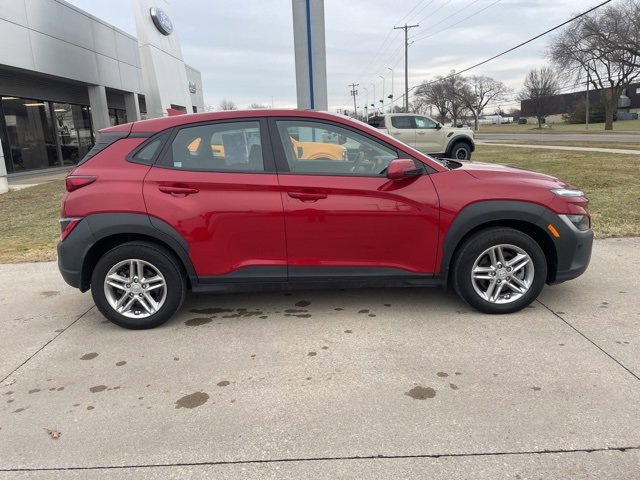 Used 2022 Hyundai Kona SE image 16