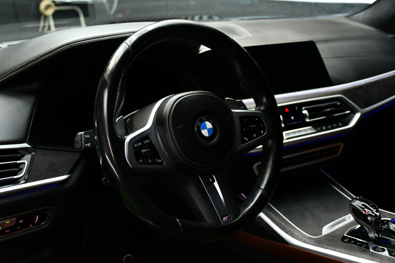 Used 2022 BMW X7 M50i w/ Executive Package image 22