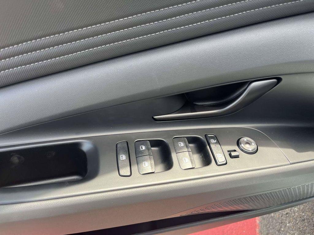 New 2026 Hyundai Elantra SEL Sport FWD image 40