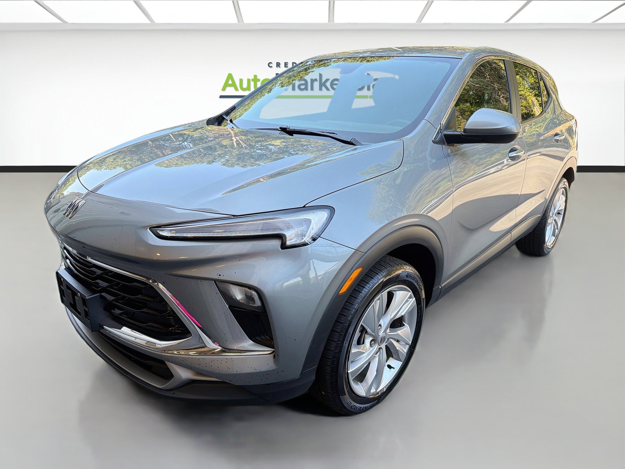 Used 2024 Buick Encore GX Preferred w/ Comfort Package FWD image 3