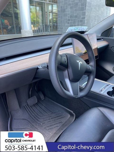Used 2022 Tesla Model Y Long Range AWD/4WD image 4