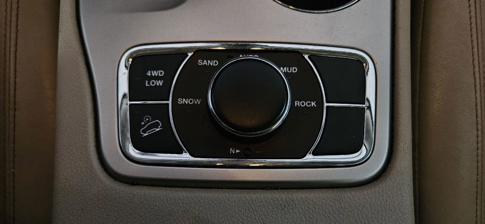 Used 2014 Jeep Grand Cherokee Limited image 14