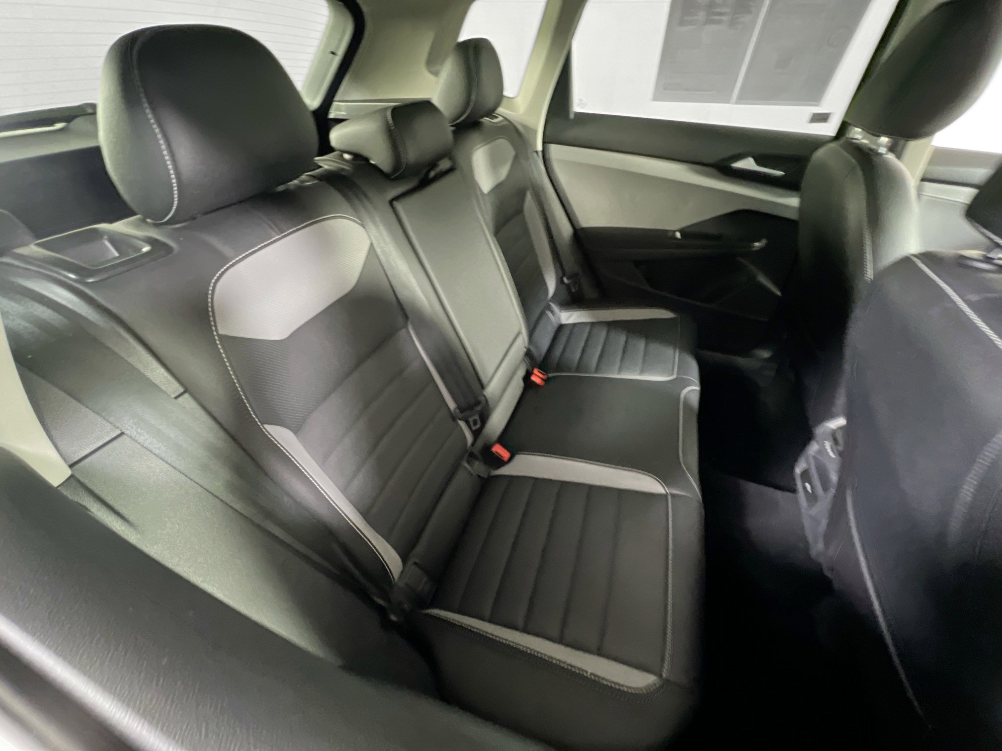 Used 2022 Volkswagen Taos SEL image 27