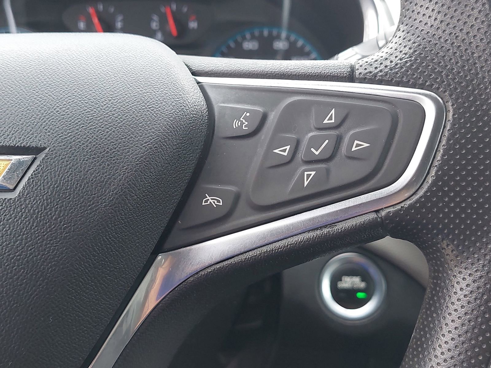 Used 2019 Chevrolet Equinox LS w/ LS Convenience Package FWD image 17