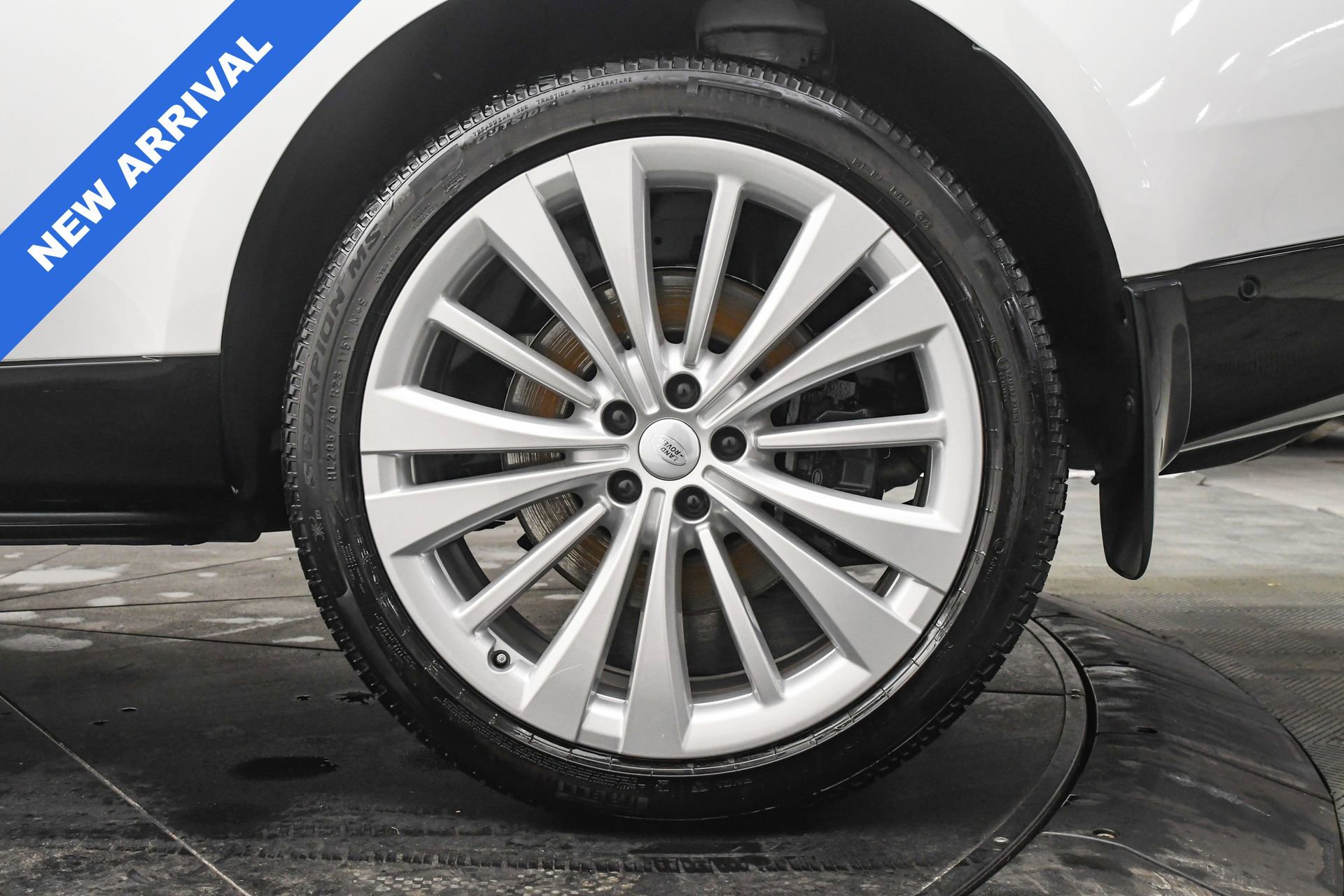 Used 2025 Land Rover Range Rover SE image 33