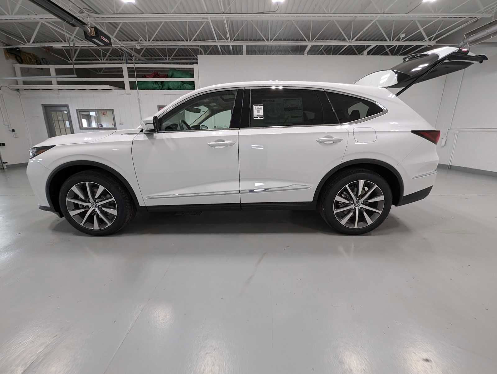 Certified 2025 Acura MDX SH-AWD w/ Technology Package image 10