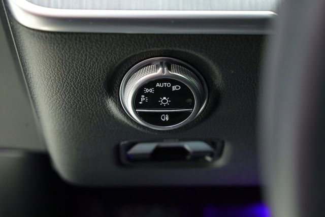 Used 2024 Mercedes-Benz C 300 Sedan image 26