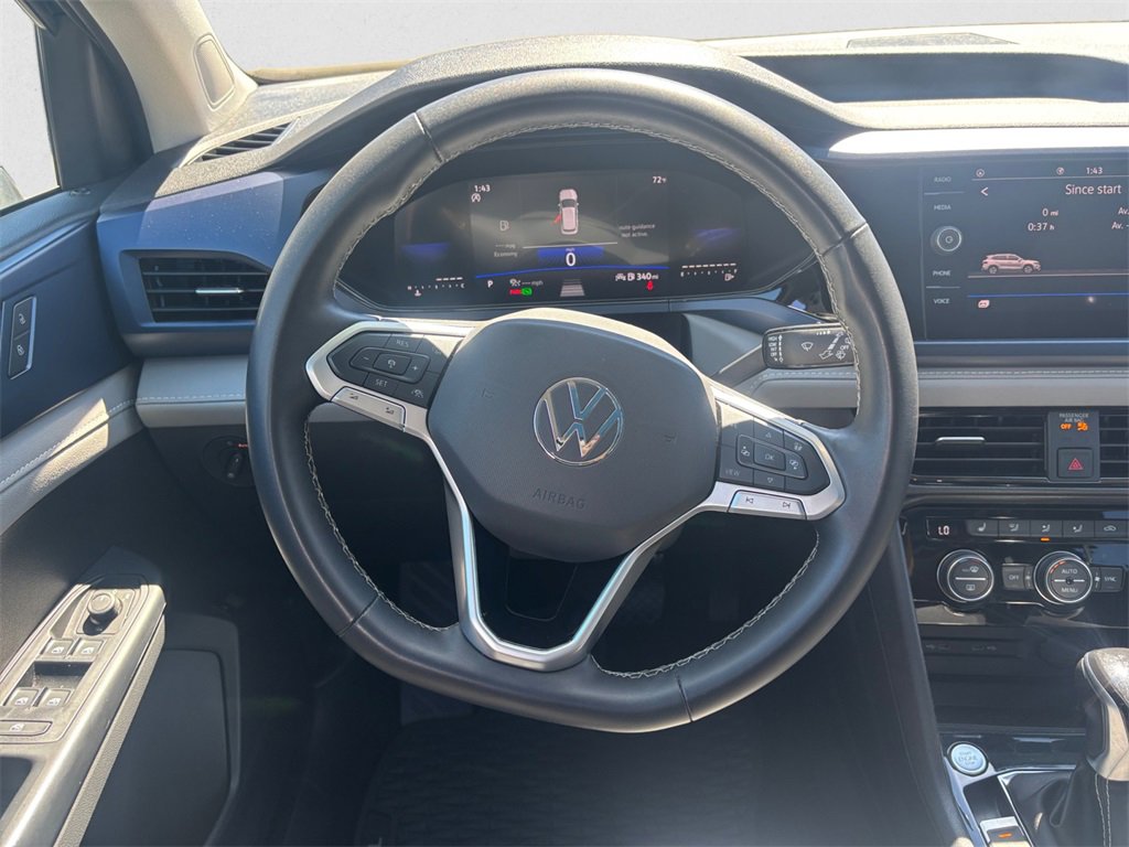 Certified 2024 Volkswagen Taos SE image 12
