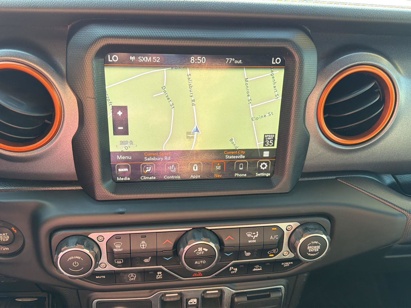 Used 2020 Jeep Gladiator Mojave AWD/4WD image 6