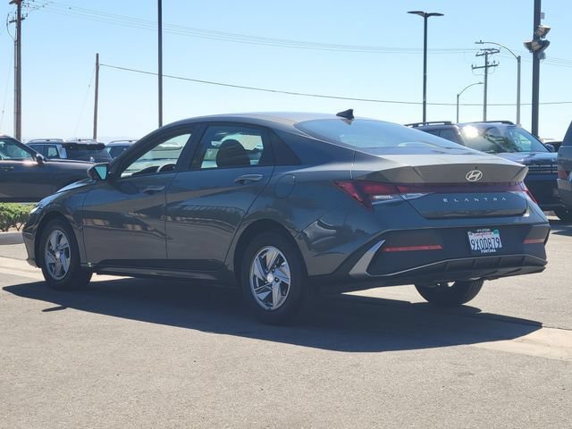 Certified 2026 Hyundai Elantra SE FWD image 3