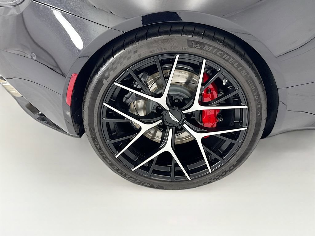 Used 2025 Aston Martin DB12 Coupe RWD image 30
