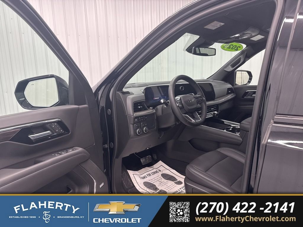 Used 2025 Chevrolet Suburban Z71 w/ Comfort Package image 9
