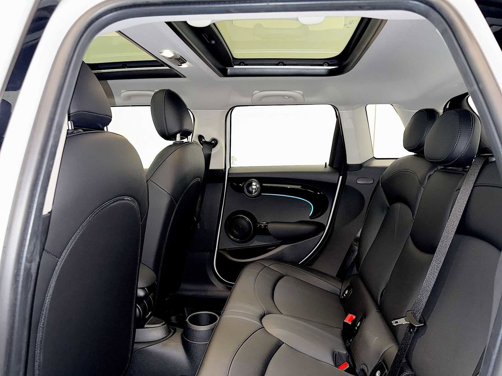 Certified 2023 MINI Cooper 4-Door Hardtop image 20