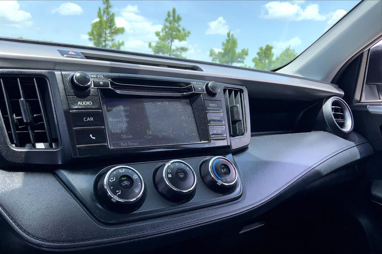 Used 2016 Toyota RAV4 LE FWD image 35