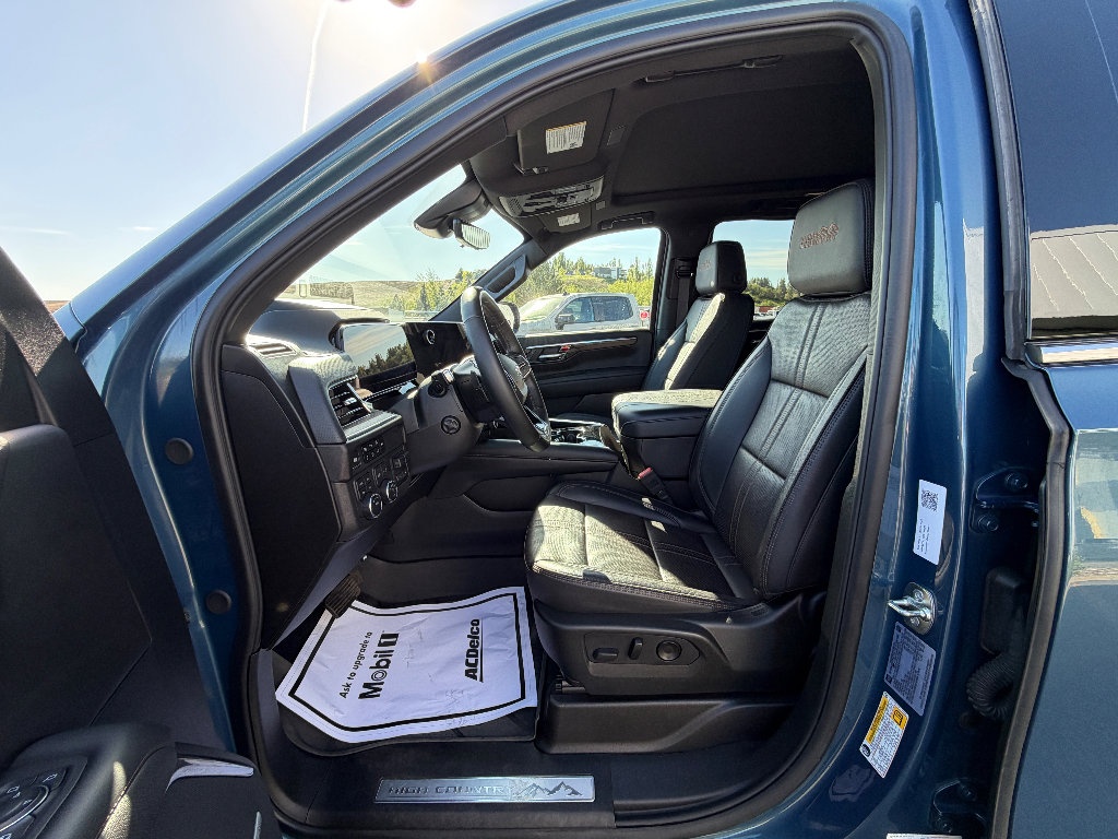 Used 2025 Chevrolet Tahoe High Country w/ Sun And Tow Package AWD/4WD image 2