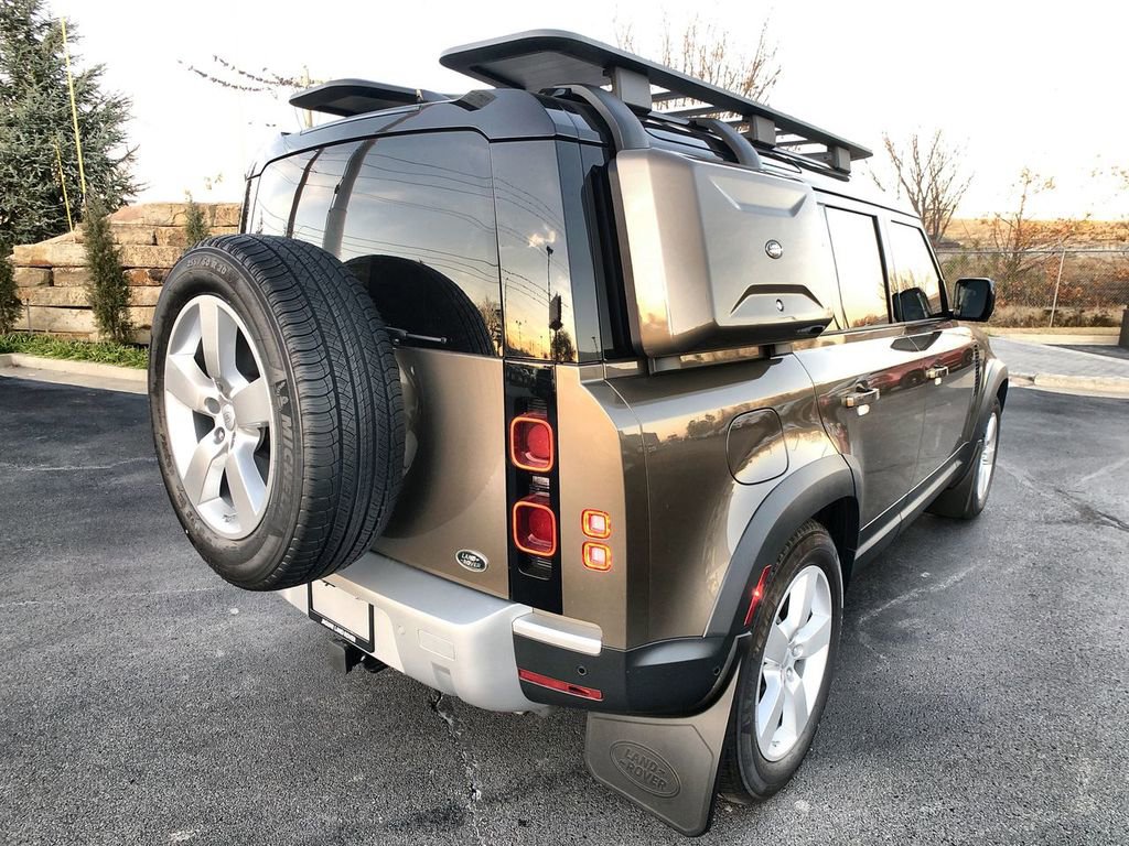 Used 2020 Land Rover Defender 110 First Edition image 5