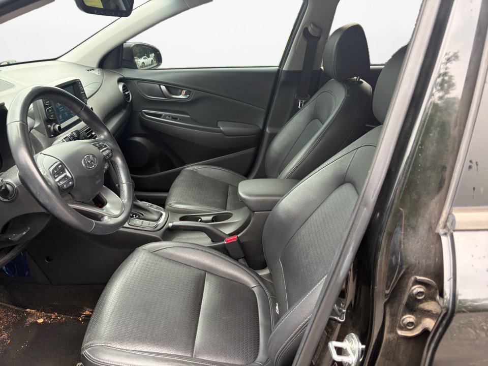 Used 2021 Hyundai Kona Limited FWD image 11