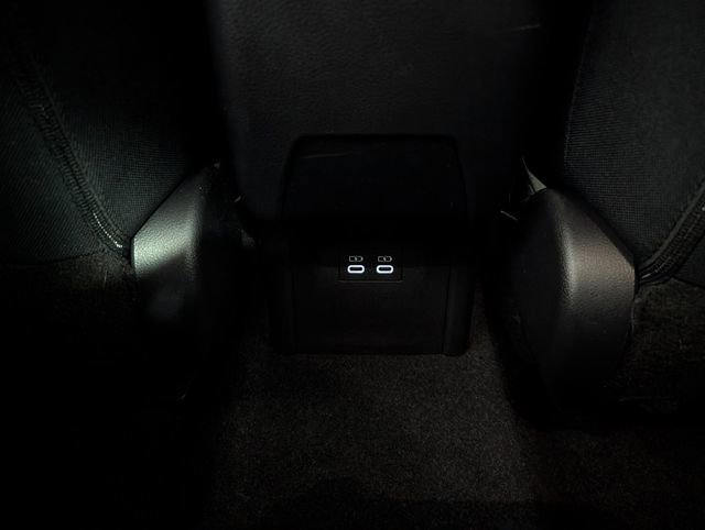 Used 2025 Toyota Prius LE FWD image 10