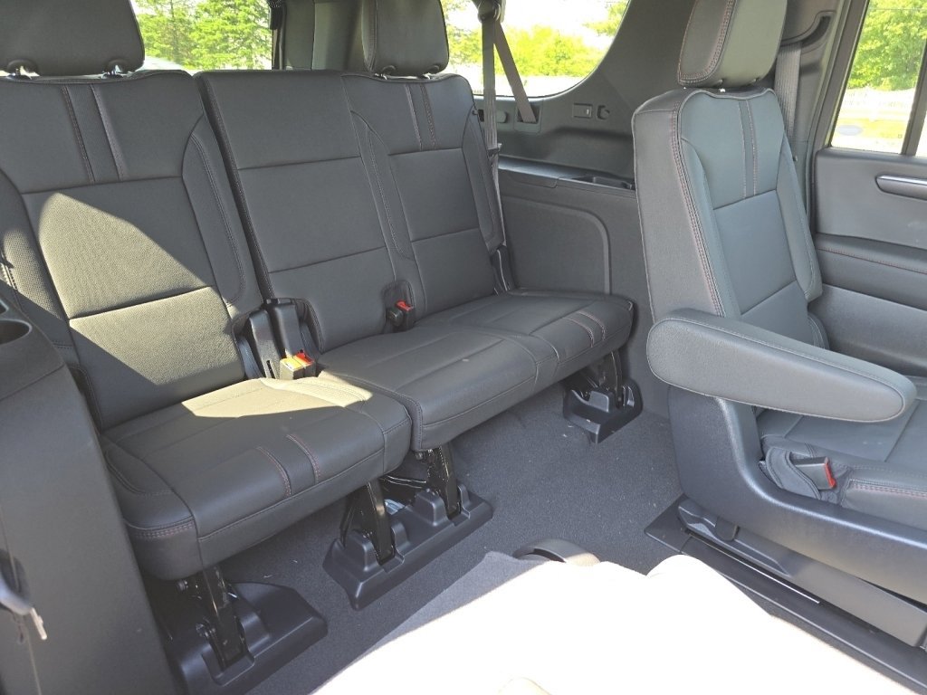 New 2026 Chevrolet Suburban RST w/ Comfort Package AWD/4WD image 14