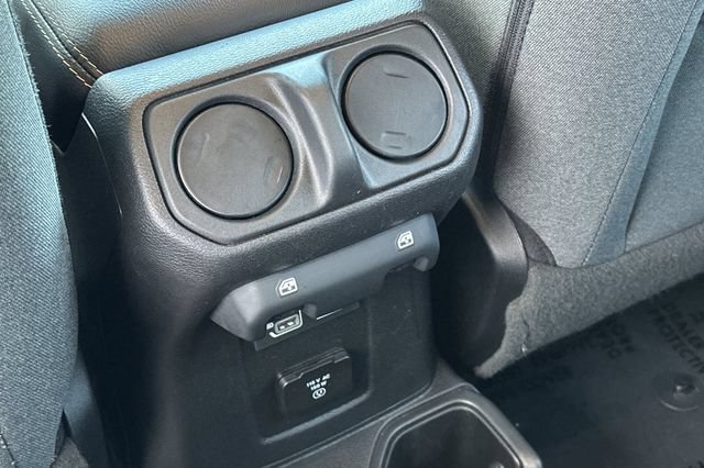 Used 2025 Jeep Wrangler Unlimited Sahara AWD/4WD image 14