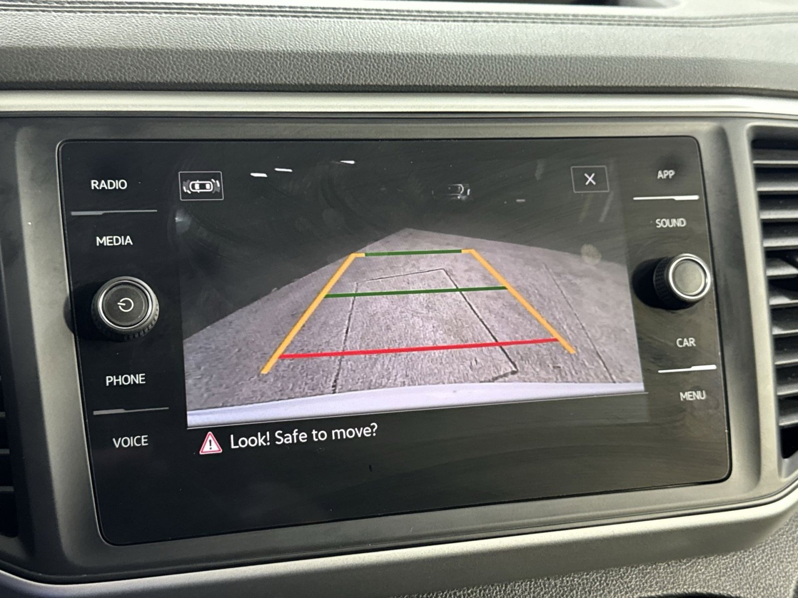 Used 2021 Volkswagen Atlas Cross Sport SE image 23