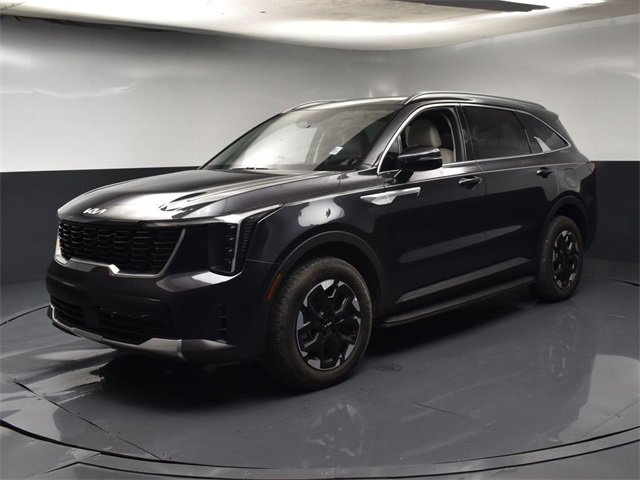 Certified 2025 Kia Sorento S w/ Panoramic Sunroof Package image 4