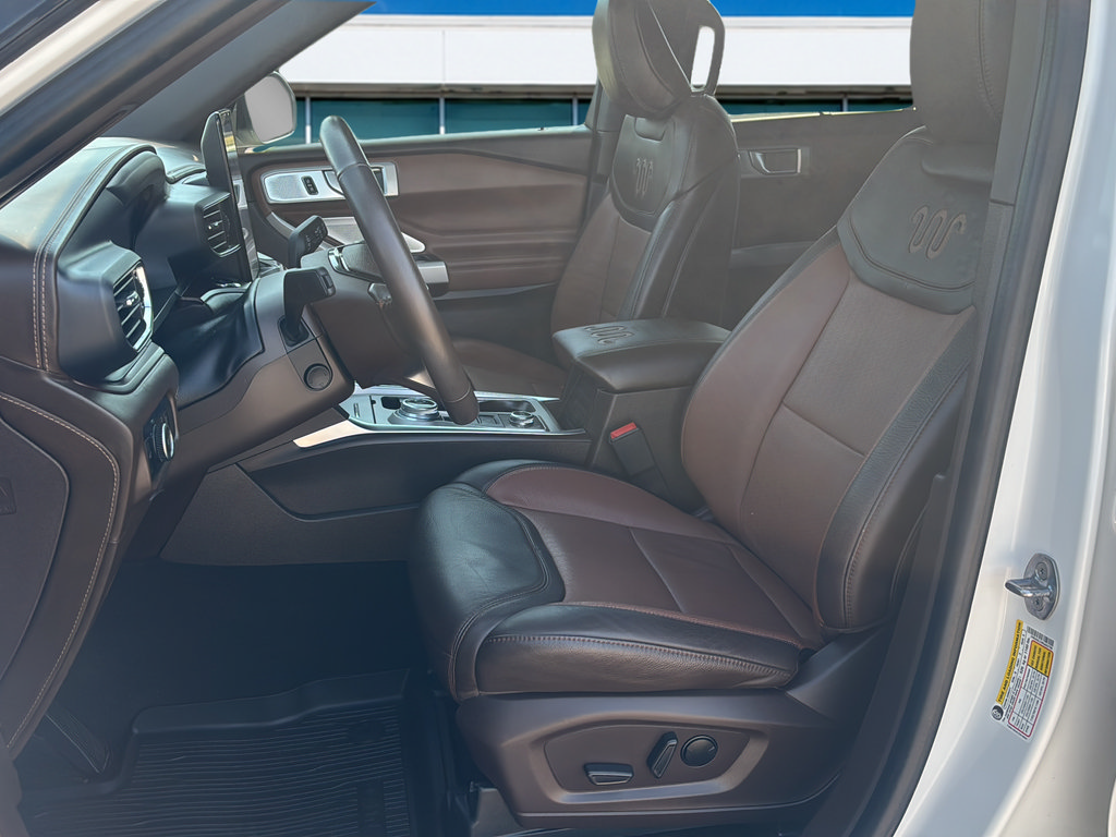 Used 2024 Ford Explorer King Ranch w/ Technology Package AWD/4WD image 18