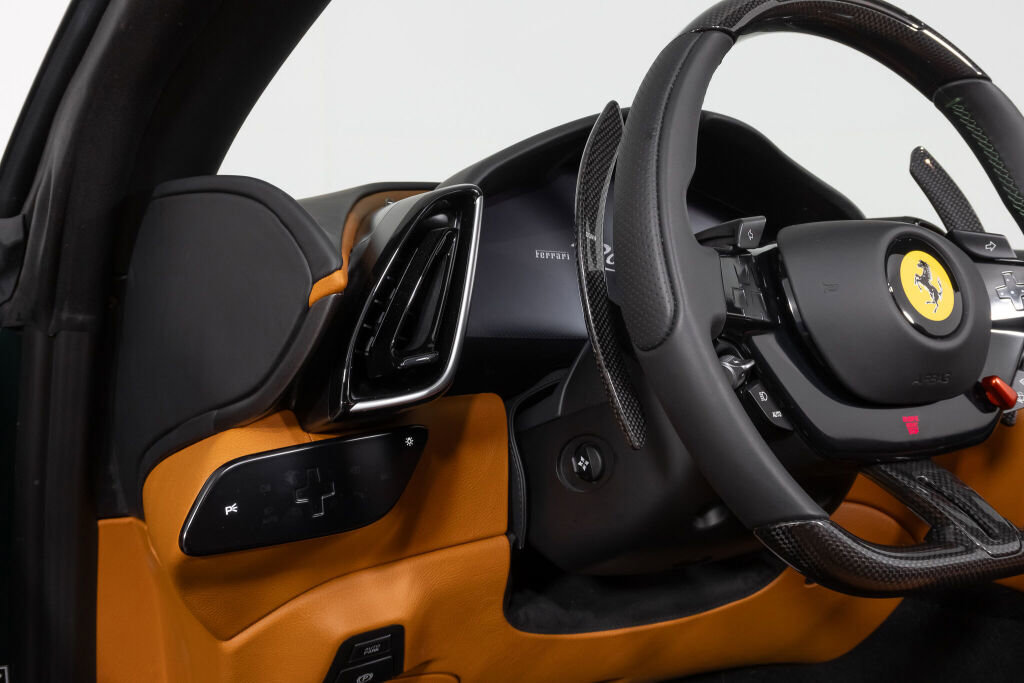 Used 2024 Ferrari Roma Spider image 31