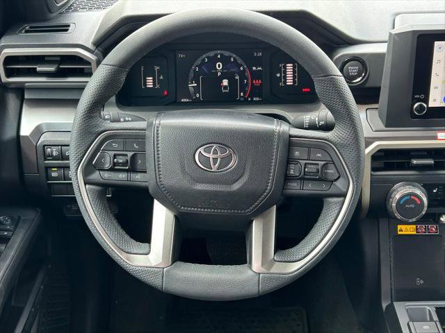 Certified 2025 Toyota Tacoma SR5 AWD/4WD image 40