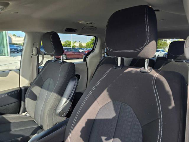 Used 2023 Chrysler Voyager LX FWD image 25