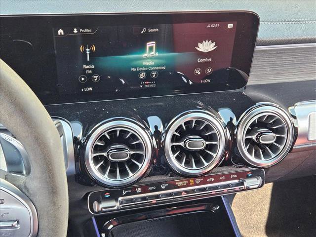 Used 2022 Mercedes-Benz GLB 35 AMG 4MATIC image 14