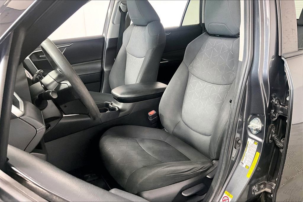 Used 2019 Toyota RAV4 XLE image 25
