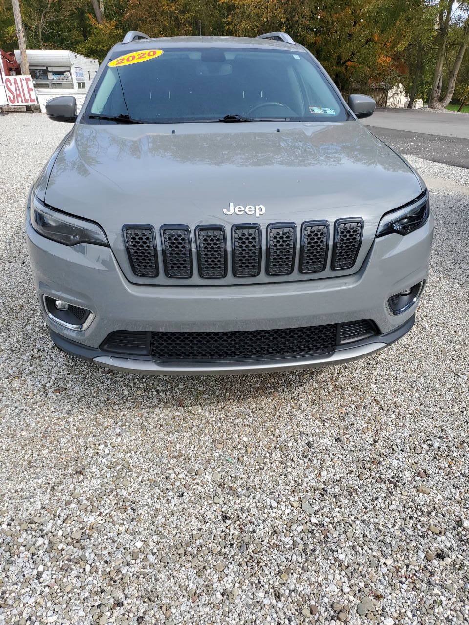 Used 2020 Jeep Cherokee Limited AWD/4WD image 2