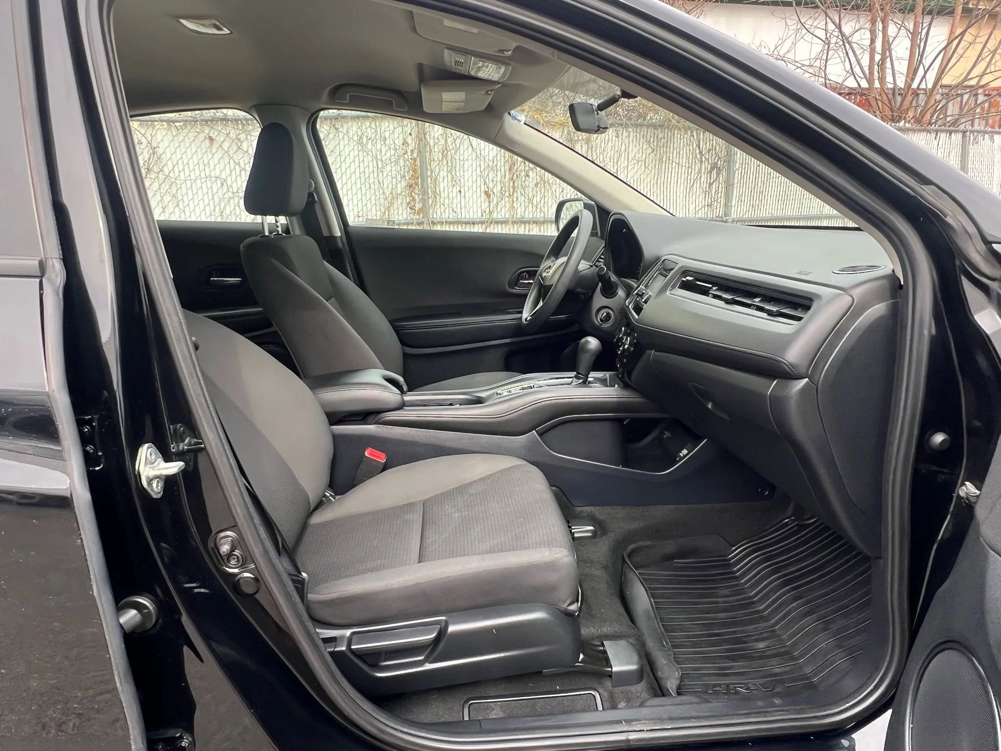 Used 2020 Honda HR-V LX image 31