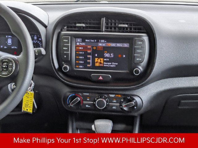 Used 2022 Kia Soul LX FWD image 16