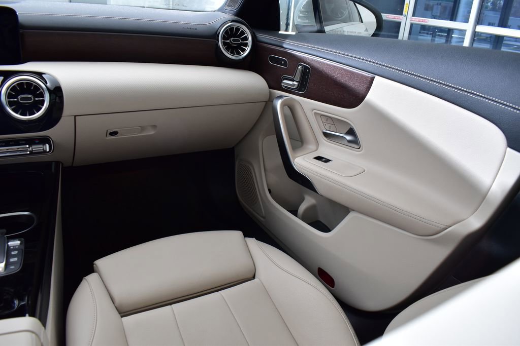 Used 2023 Mercedes-Benz CLA 250 4MATIC image 26