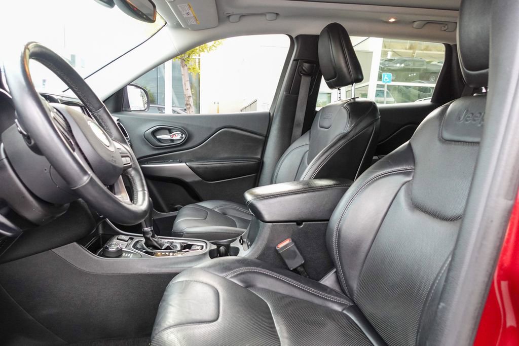 Used 2019 Jeep Cherokee Limited w/ Trailer Tow Group image 13