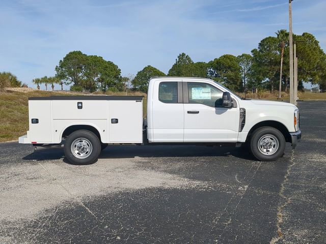 New 2025 Ford F250 XL w/ XL Chrome Package image 4