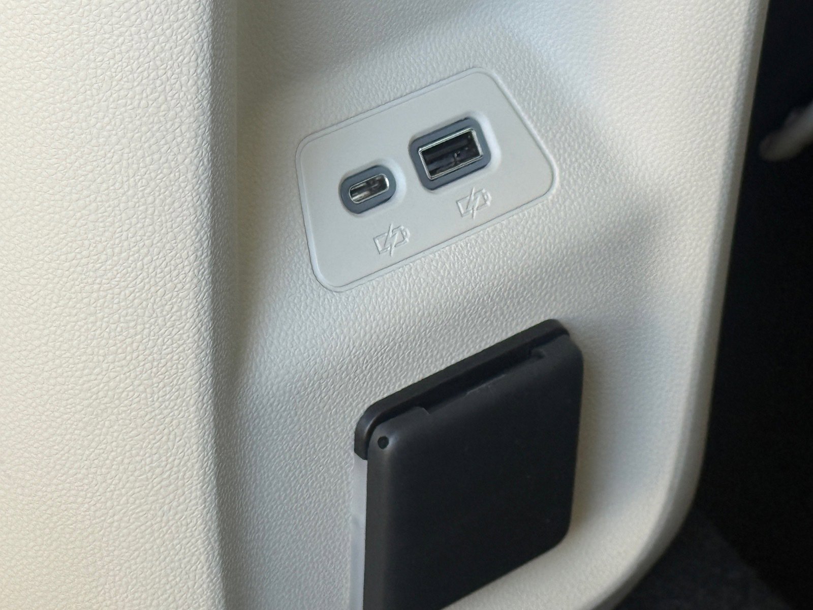 Used 2022 Buick Envision Avenir w/ Technology Package II FWD image 27