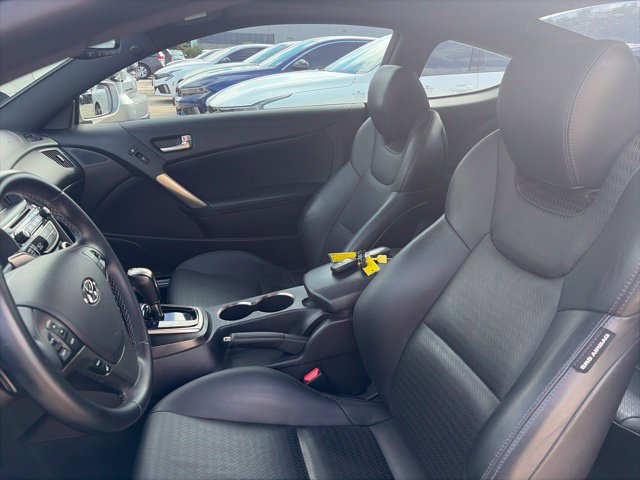 Used 2014 Hyundai Genesis 3.8 RWD image 8