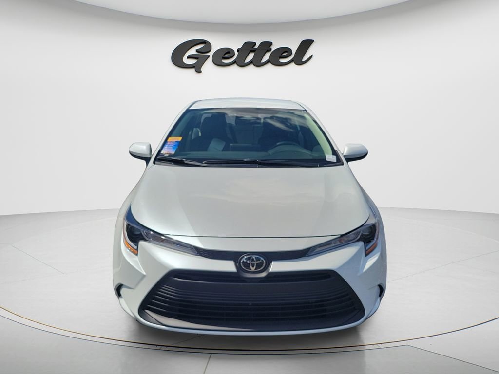 New 2026 Toyota Corolla LE FWD image 2