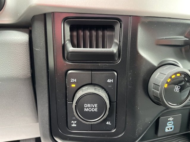 New 2026 Ford F250 XL w/ XL Chrome Package image 14