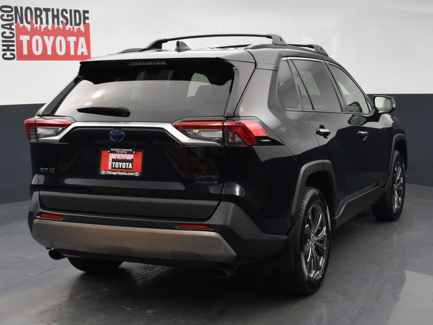 Used 2022 Toyota RAV4 Limited AWD/4WD image 4