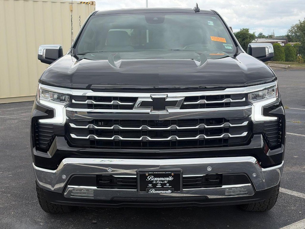Used 2026 Chevrolet Silverado 1500 LTZ w/ LTZ Premium Package AWD/4WD image 11